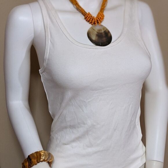 Vintage Jewelry - Vintage 3 piece orange shell necklaces & bracelet. 2 necklaces, mother of pearl